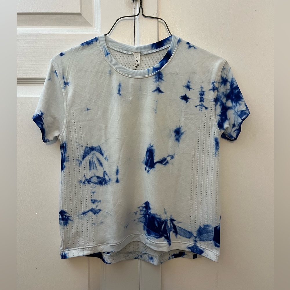 LULULEMON Train to Be Short Sleeve *Shibori